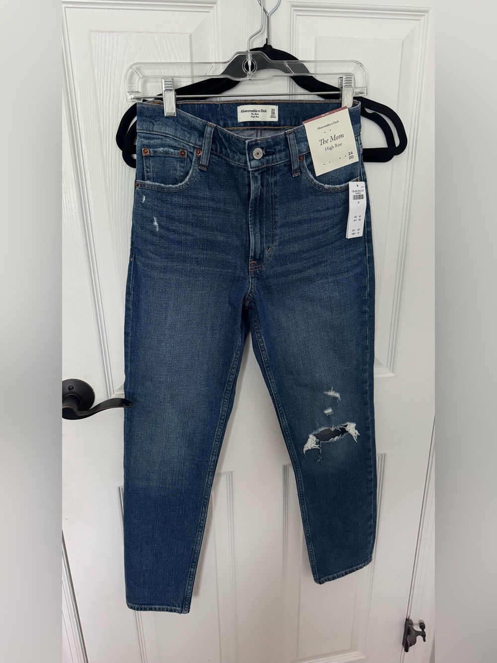 Abercrombie & Fitch The Mom High-Rise Distressed Jeans - Dark Blue